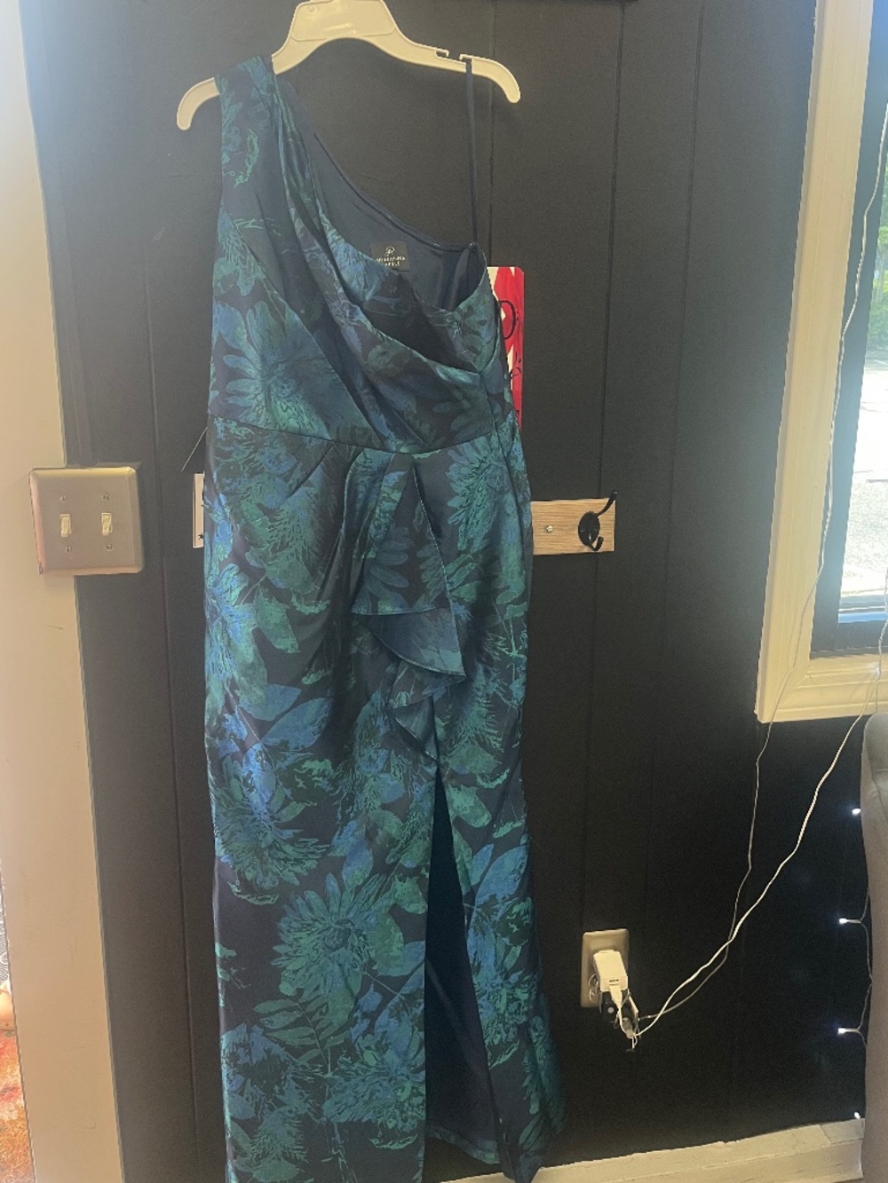 Adrianna Papelle dress - Picture 3 of 5